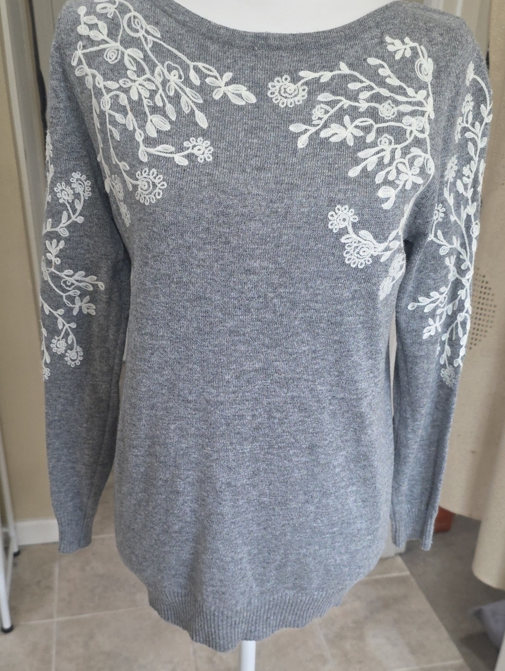Gray Floral Embroidered Women’s Sweater - Brand Unknown